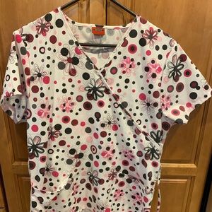 Women’s scrub top